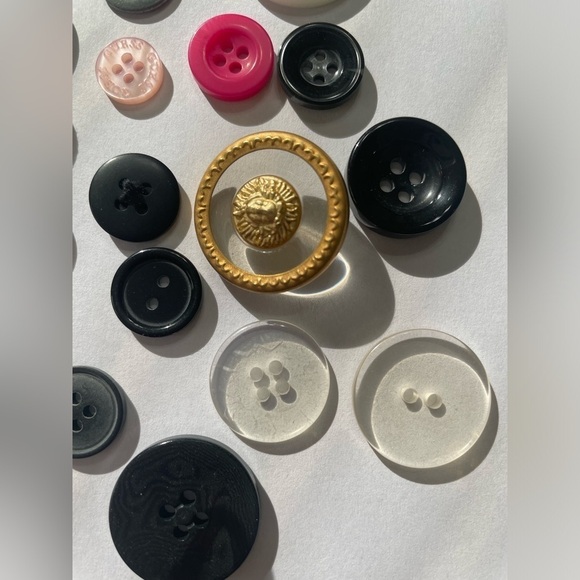 Buttons Vintage Bundle Lot 30+ Pieces - Picture 3 of 11